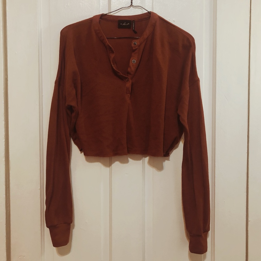 Cropped knit Henley